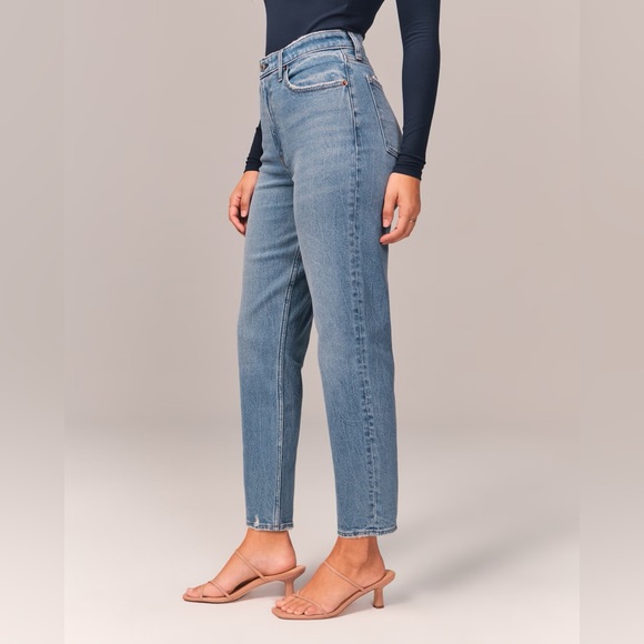 Abercrombie & Fitch size 31 12 S High Rise waist Mom jeans pants in medium wash - Picture 2 of 7